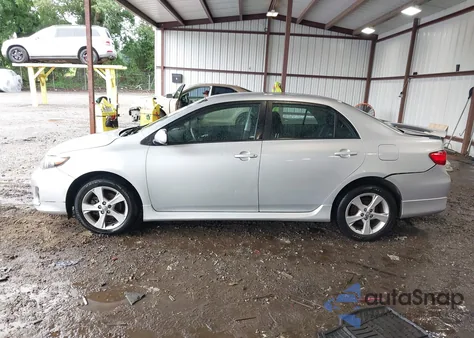 2013 Toyota Corolla S из США, поврежденный, VIN 2T1BU4EE5DC958250